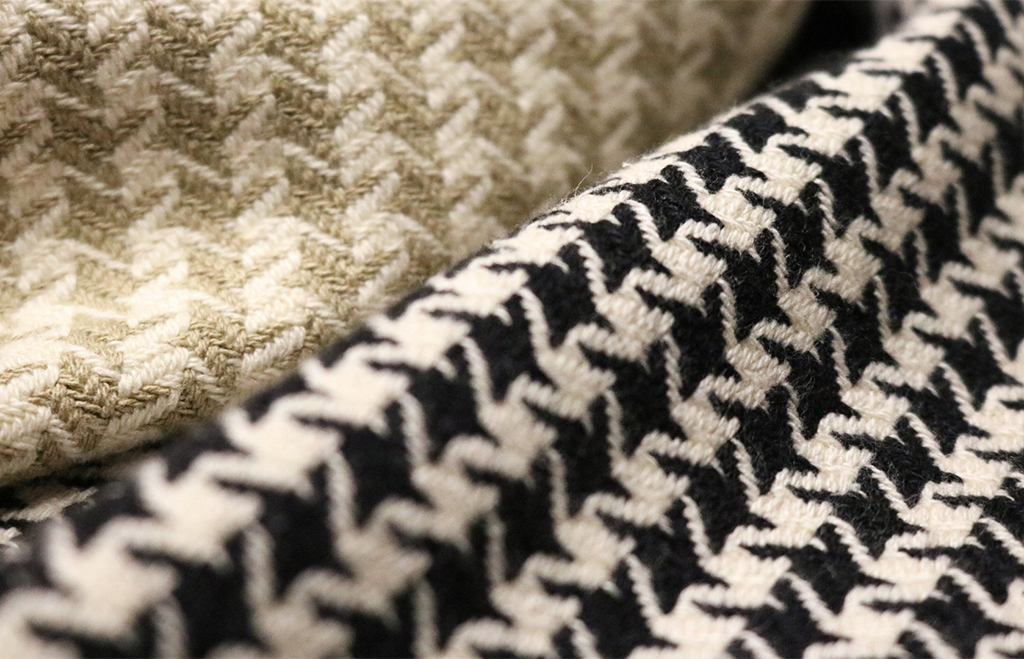 O jacquard é uma das tramas mais sofisticadas em tecidos de alto padrão.